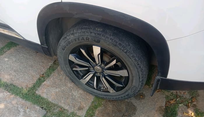 2020 MG HECTOR PLUS SHARP 1.5 PETROL TURBO DCT 6-STR, Petrol, Automatic, 19,855 km, tyre