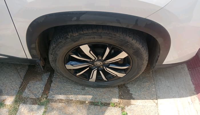 2020 MG HECTOR PLUS SHARP 1.5 PETROL TURBO DCT 6-STR, Petrol, Automatic, 19,855 km, tyre