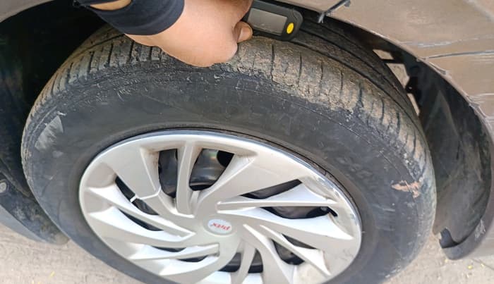 2015 Maruti Ertiga VXI CNG, CNG, Manual, 59,836 km, tyre