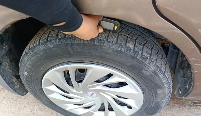 2015 Maruti Ertiga VXI CNG, CNG, Manual, 59,836 km, tyre