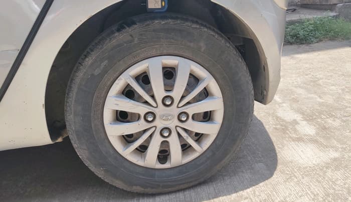 2013 Hyundai i10 MAGNA 1.1, CNG, Manual, 78,850 km, tyre