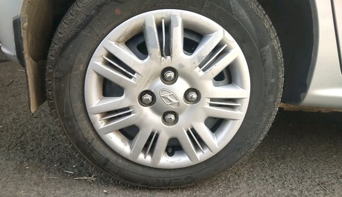 2012 Hyundai Santro Xing GLS, Petrol, Manual, 1,71,400 km, tyre