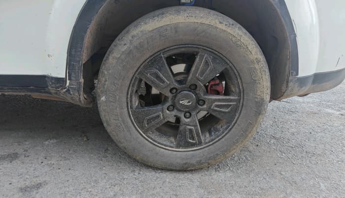 2013 Mahindra XUV500 W8, Diesel, Manual, 1,34,127 km, tyre