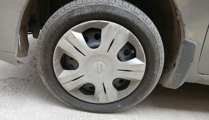 2011 Maruti Wagon R 1.0 VXI, Petrol, Manual, 1,04,949 km, tyre