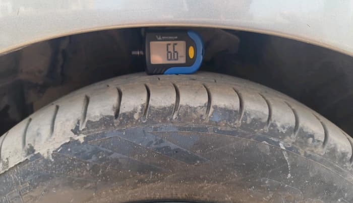 2017 Maruti Celerio VXI CNG, CNG, Manual, 76,525 km, tyre