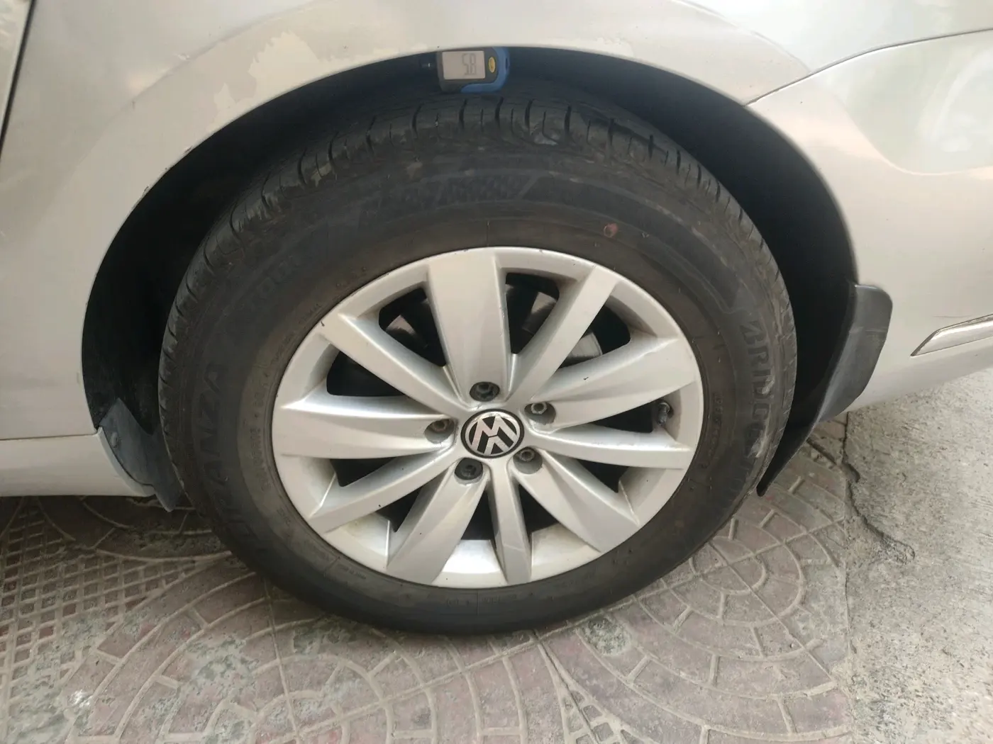 2012 Volkswagen Passat COMFORTLINE DSG, Diesel, Automatic, 1,44,470 km, tyre