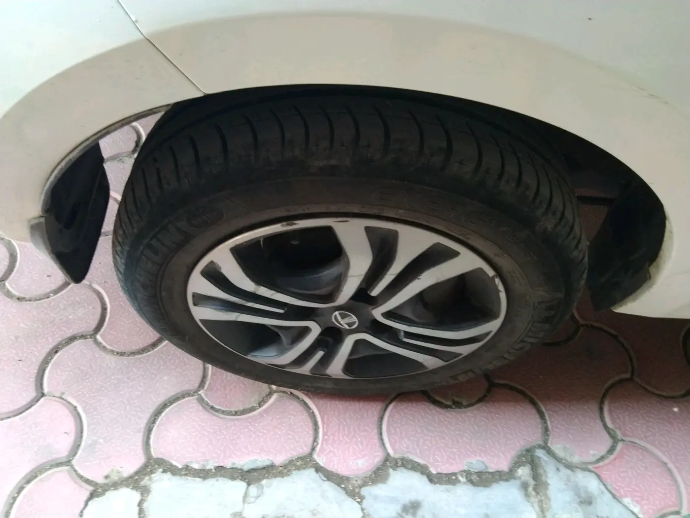 2022 Tata TIGOR XZ PLUS CNG, CNG, Manual, 56,224 km, tyre