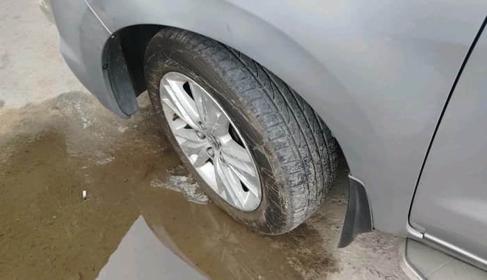 2018 Toyota Innova Crysta 2.4 ZX 7 STR, Diesel, Manual, 1,45,210 km, tyre