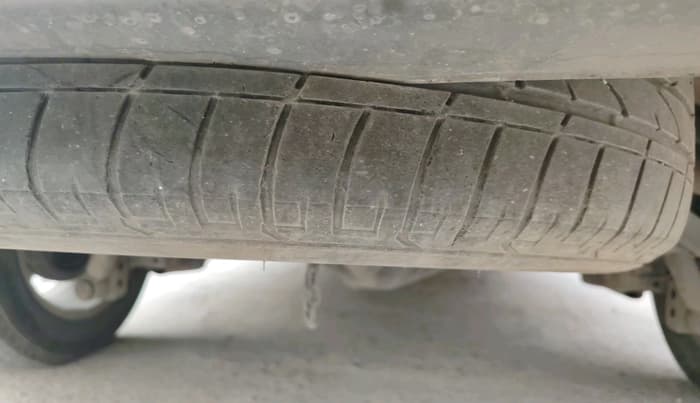 2018 Toyota Innova Crysta 2.4 ZX 7 STR, Diesel, Manual, 1,45,210 km, tyre