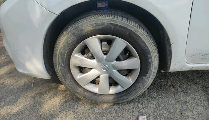 2011 Nissan Sunny XL, Petrol, Manual, 75,259 km, tyre