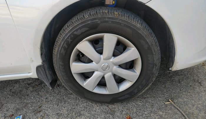2011 Nissan Sunny XL, Petrol, Manual, 75,259 km, tyre