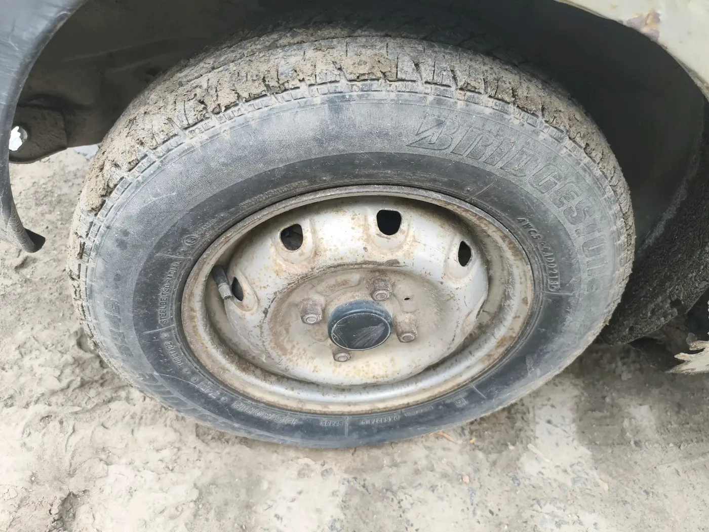 2011 Maruti Alto LXI, CNG, Manual, 1,66,023 km, tyre