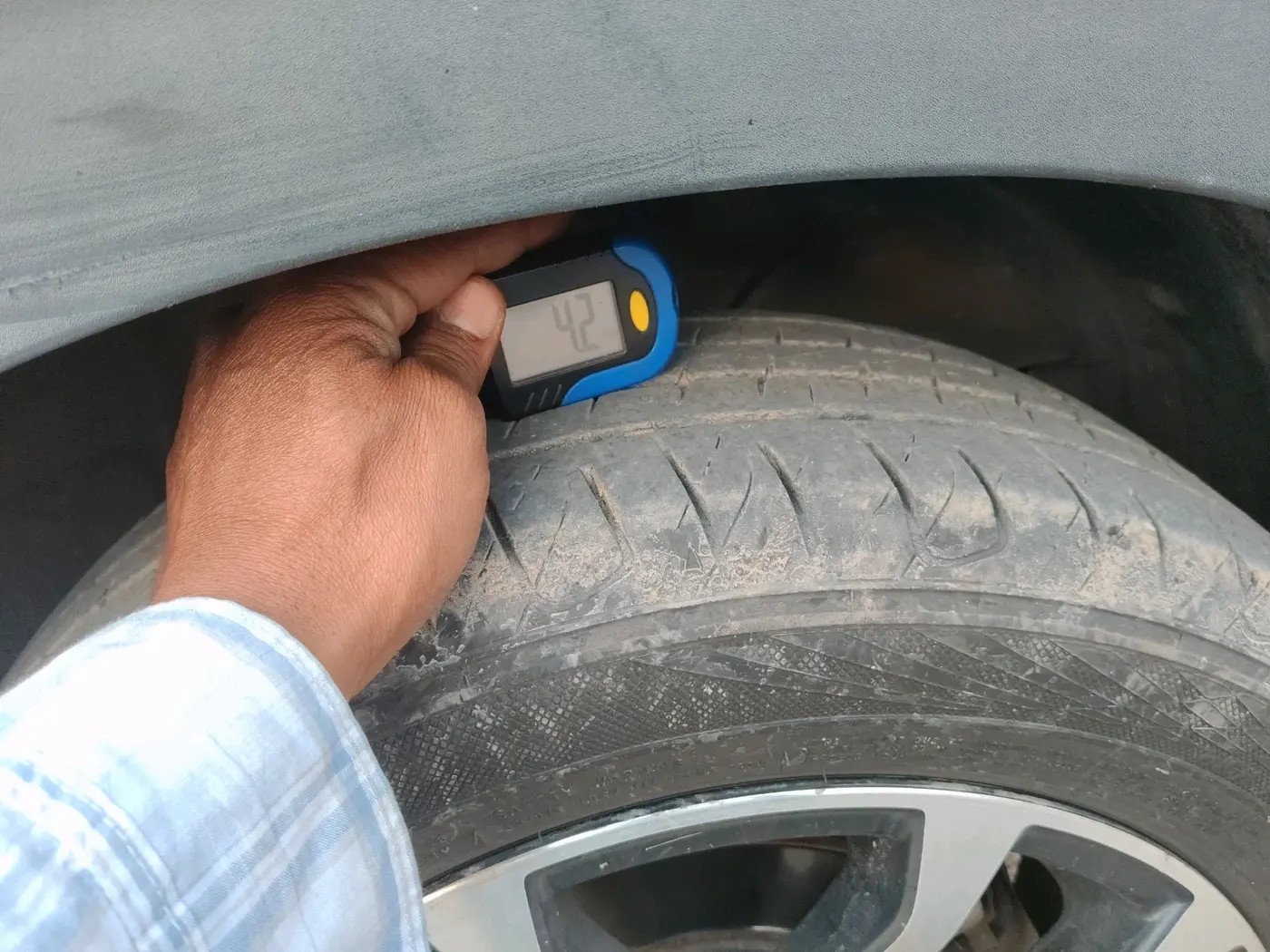 2024 Maruti XL6 ZETA CNG, CNG, Manual, 23,573 km, tyre