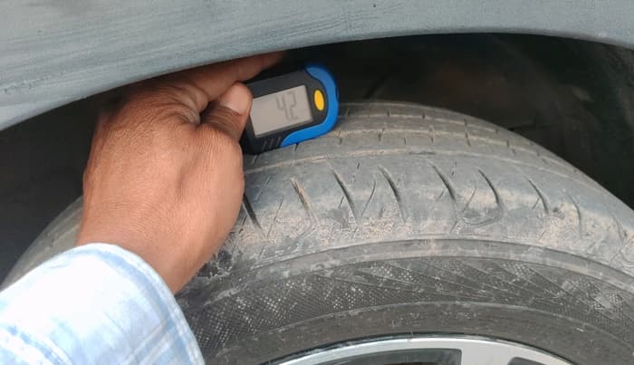 2024 Maruti XL6 ZETA CNG, CNG, Manual, 23,573 km, tyre