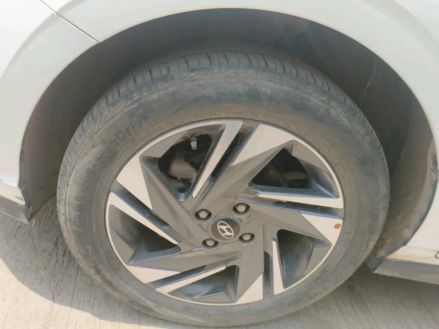2021 Hyundai NEW I20 ASTA (O) 1.2 MT, Petrol, Manual, 48,203 km, tyre