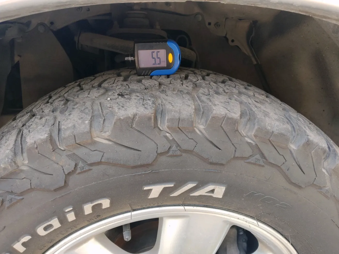 2011 Toyota Fortuner 3.0 4X4 MT, Diesel, Manual, 1,84,306 km, tyre