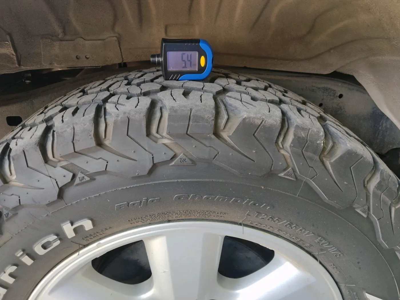 2011 Toyota Fortuner 3.0 4X4 MT, Diesel, Manual, 1,84,306 km, tyre