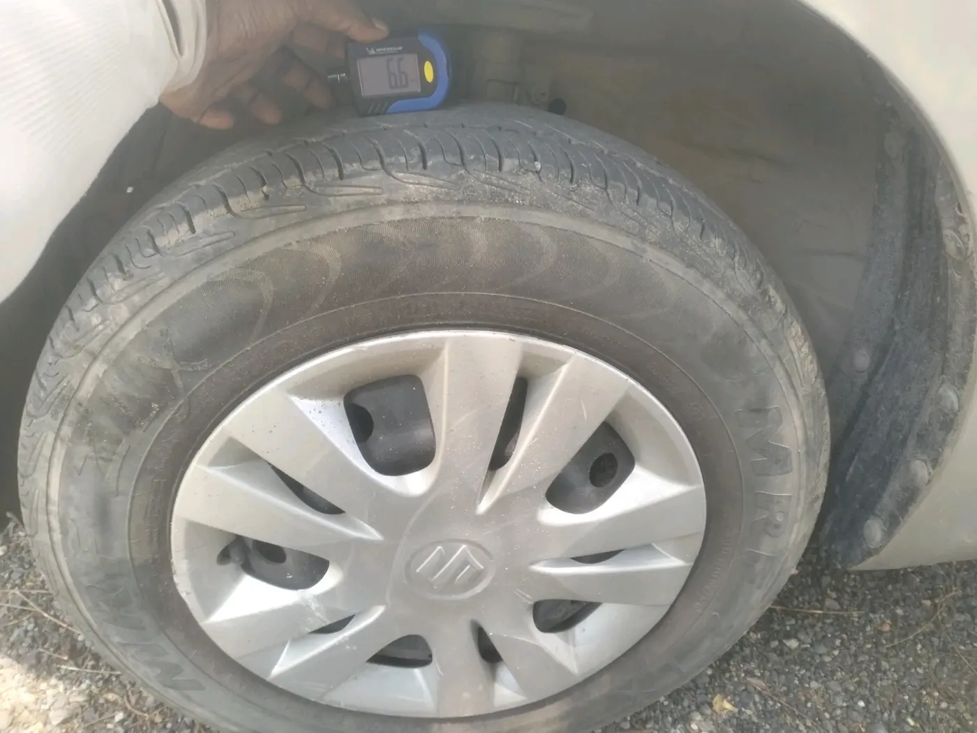 2014 Maruti Swift Dzire VXI, Petrol, Manual, 54,353 km, tyre