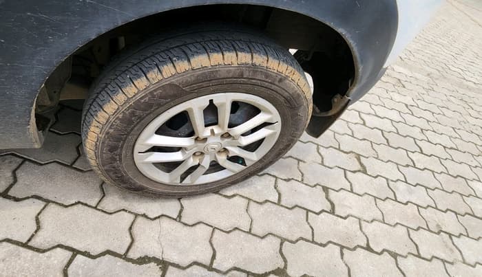 2019 Renault TRIBER RXT, Petrol, Manual, 76,702 km, tyre