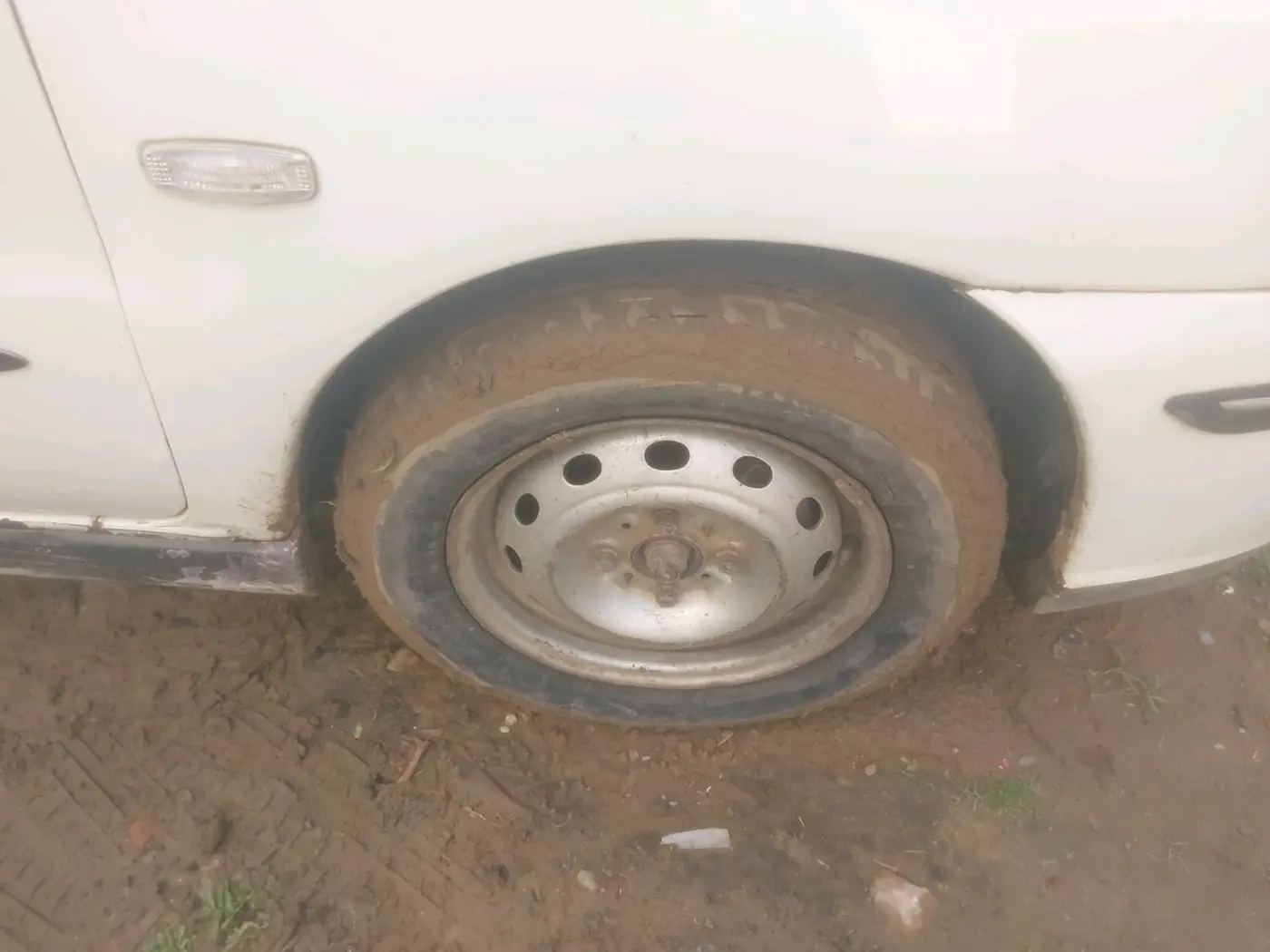 2013 Tata Indigo ECS LS TDI, Diesel, Manual, 94,895 km, tyre