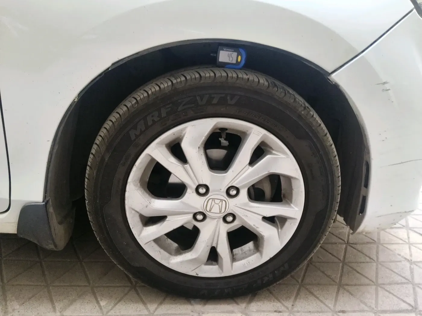 2019 Honda Amaze 1.2L I-VTEC V CVT, Petrol, Automatic, 65,522 km, tyre