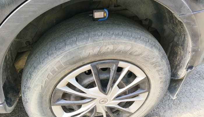 2013 Mahindra XUV500 W6, Diesel, Manual, 1,31,298 km, tyre