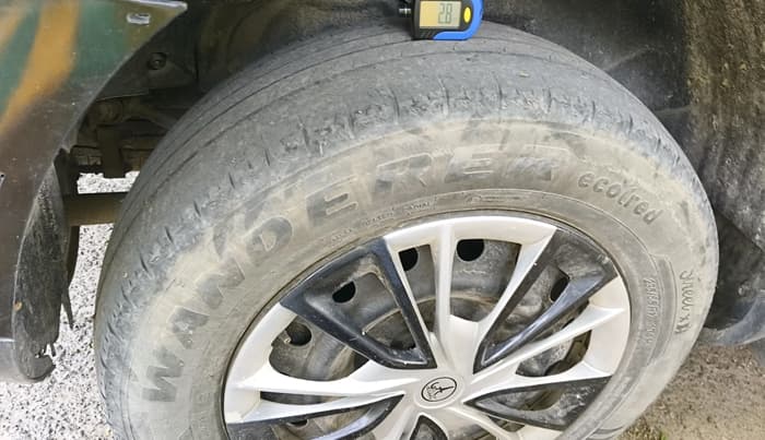 2013 Mahindra XUV500 W6, Diesel, Manual, 1,31,298 km, tyre