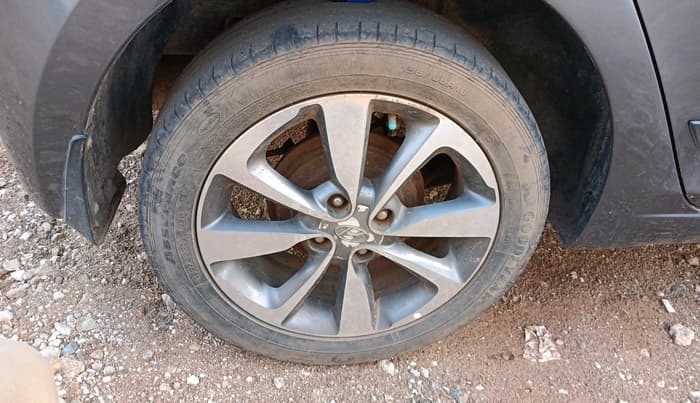 2016 Hyundai Elite i20 ASTA 1.2 (O), Petrol, Manual, 1,17,296 km, tyre