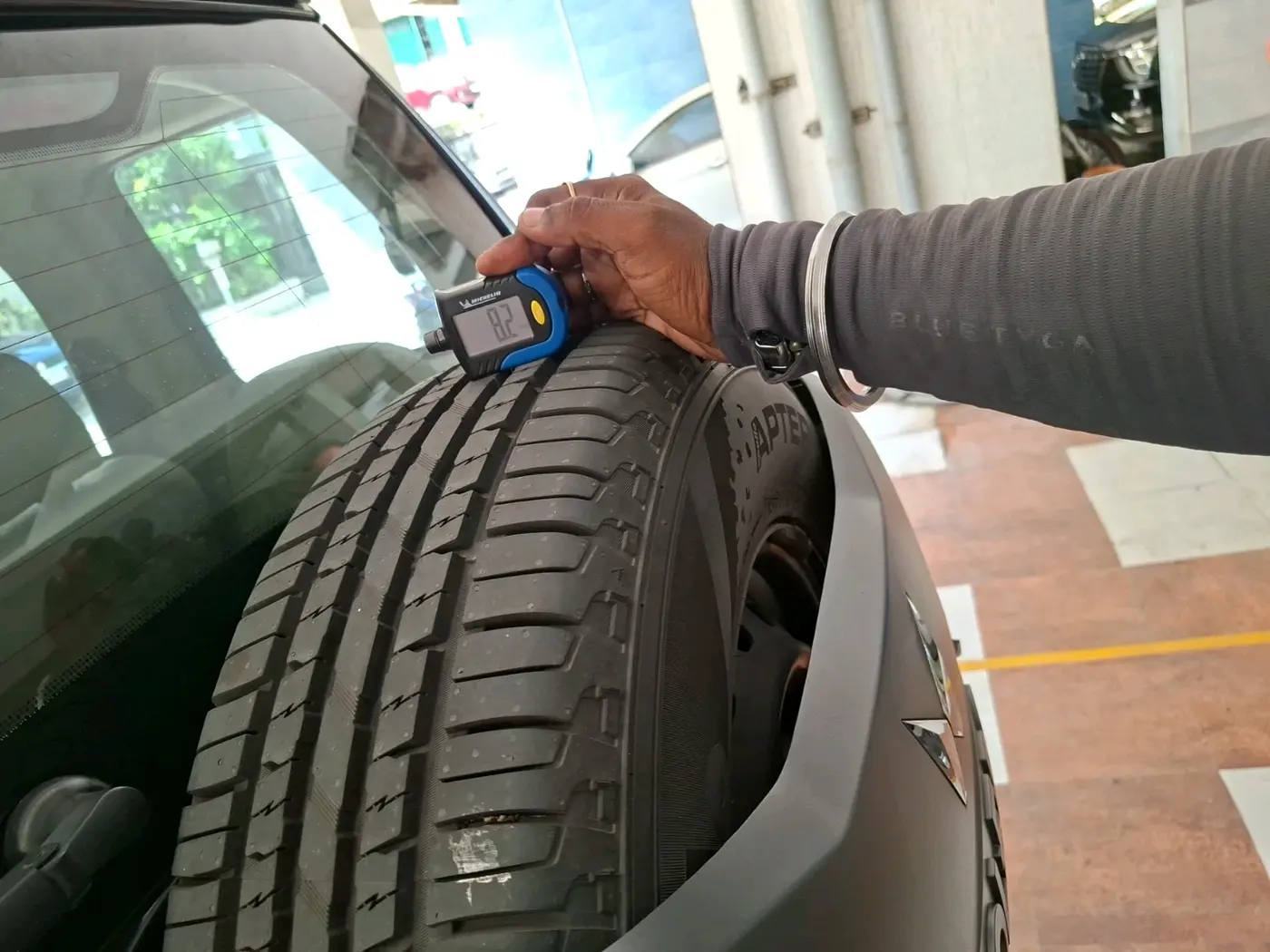 2023 Mahindra BOLERO NEO N10 R, Diesel, Manual, 17,407 km, tyre