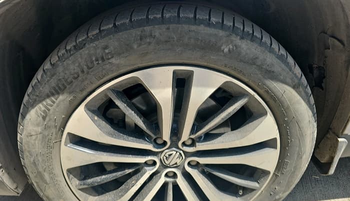 2021 MG HECTOR PLUS SELECT 2.0 DIESEL TURBO MT 7-STR, Diesel, Manual, 70,188 km, tyre