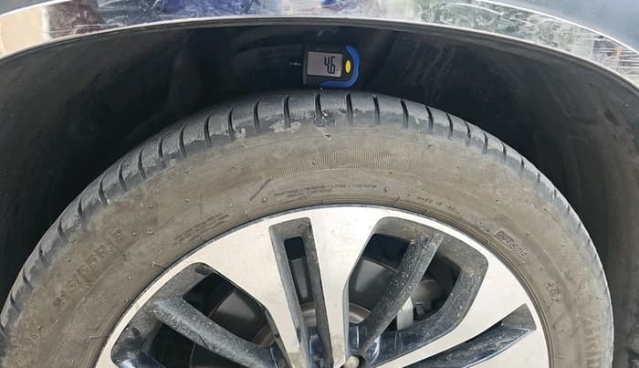 2021 MG HECTOR PLUS SELECT 2.0 DIESEL TURBO MT 7-STR, Diesel, Manual, 70,188 km, tyre