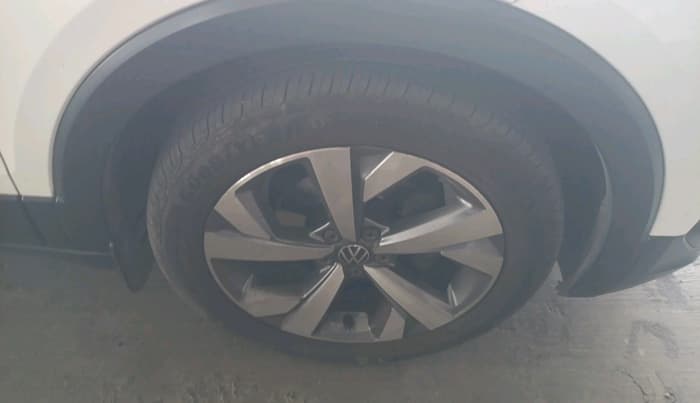 2023 Volkswagen TAIGUN TOPLINE 1.0 TSI MT, Petrol, Manual, 74,381 km, tyre
