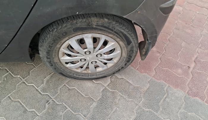 2013 Hyundai i10 MAGNA 1.1, Petrol, Manual, 1,67,614 km, tyre