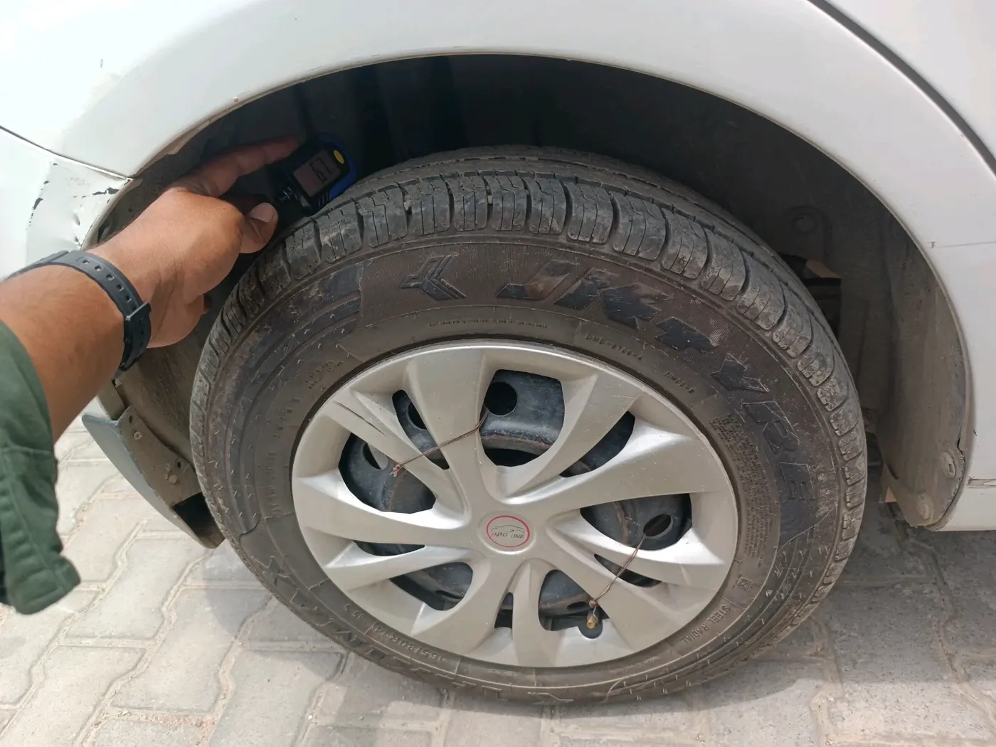 2016 Maruti Swift VDI, Diesel, Manual, 1,37,718 km, tyre
