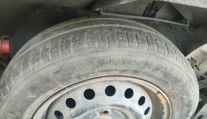2017 Maruti Celerio VXI, CNG, Manual, 84,413 km, tyre
