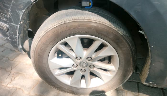 2017 Toyota Innova Crysta 2.4 GX 8 STR, Diesel, Manual, 1,54,955 km, tyre