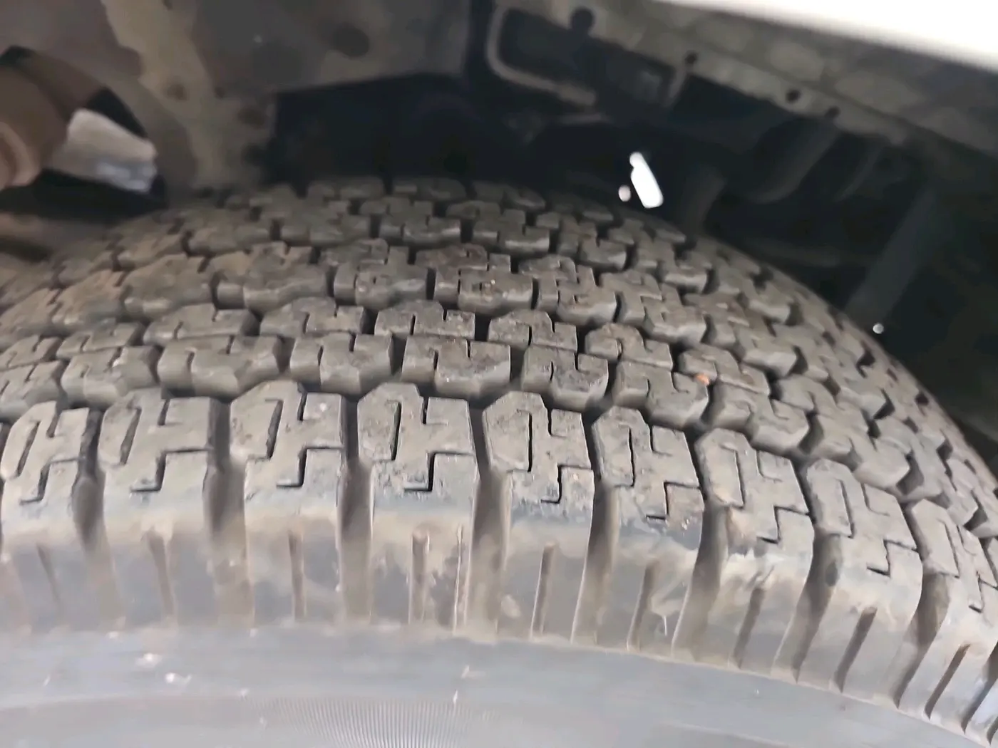 2011 Mahindra Scorpio VLX 4WD AT BS-III, Diesel, Automatic, 1,34,849 km, tyre