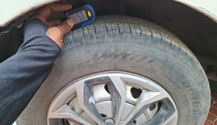 2017 Tata Tiago XM PETROL, Petrol, Manual, 94,504 km, tyre