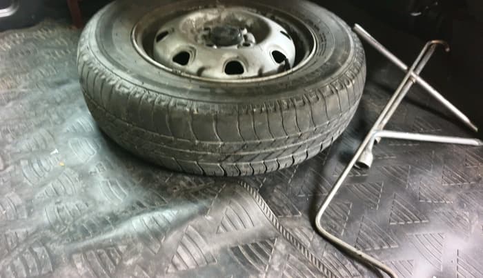 2019 Maruti Eeco 5 STR WITH A/C+HTR, Petrol, Manual, 24,137 km, tyre