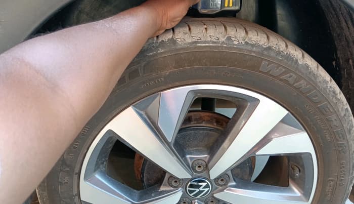2023 Volkswagen TAIGUN TOPLINE 1.0 TSI AT, Petrol, Automatic, 24,495 km, tyre