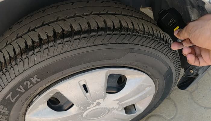 2011 Maruti Swift Dzire VXI, Petrol, Manual, 51,140 km, tyre