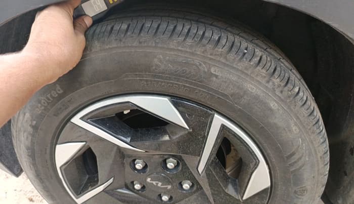 2024 KIA SONET HTK (O) 1.2 Petrol MT, Petrol, Manual, 25,374 km, tyre