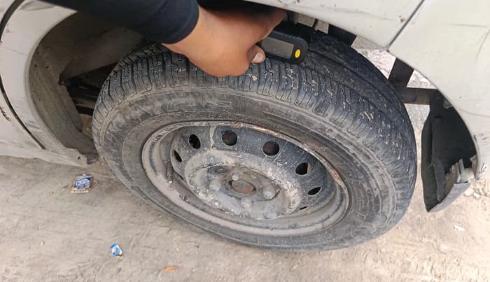 2012 Maruti Wagon R 1.0 LXI, CNG, Manual, 31,068 km, tyre