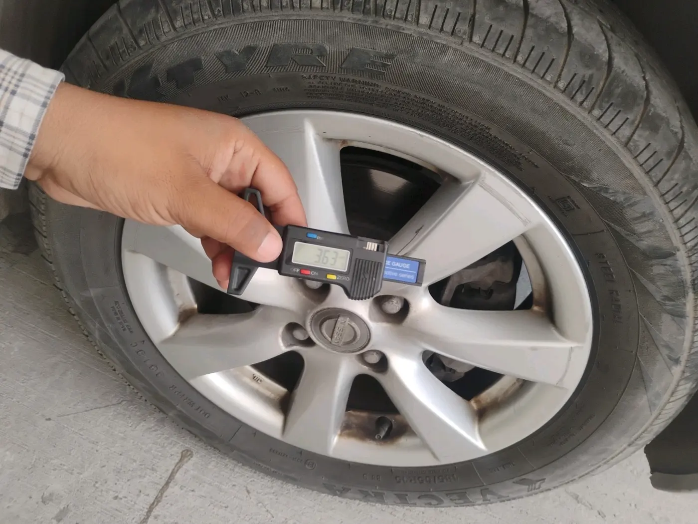 2011 Nissan Sunny XV PETROL, Petrol, Manual, 86,304 km, tyre