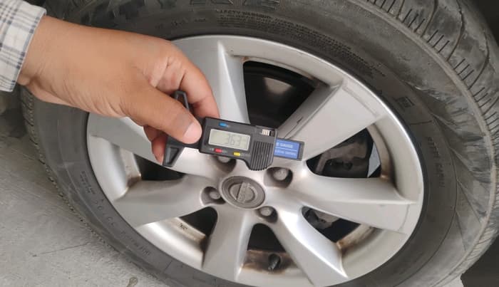 2011 Nissan Sunny XV PETROL, Petrol, Manual, 86,304 km, tyre