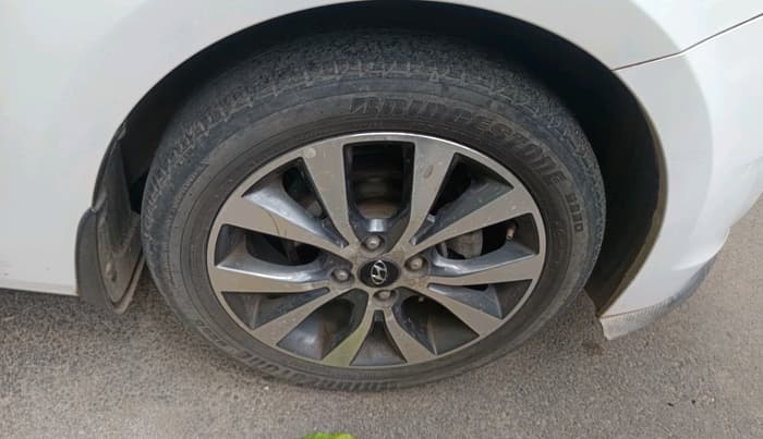 2015 Hyundai Verna FLUIDIC 4S 1.6 VTVT S(O), Petrol, Manual, 56,220 km, tyre