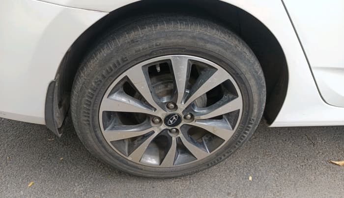 2015 Hyundai Verna FLUIDIC 4S 1.6 VTVT S(O), Petrol, Manual, 56,220 km, tyre