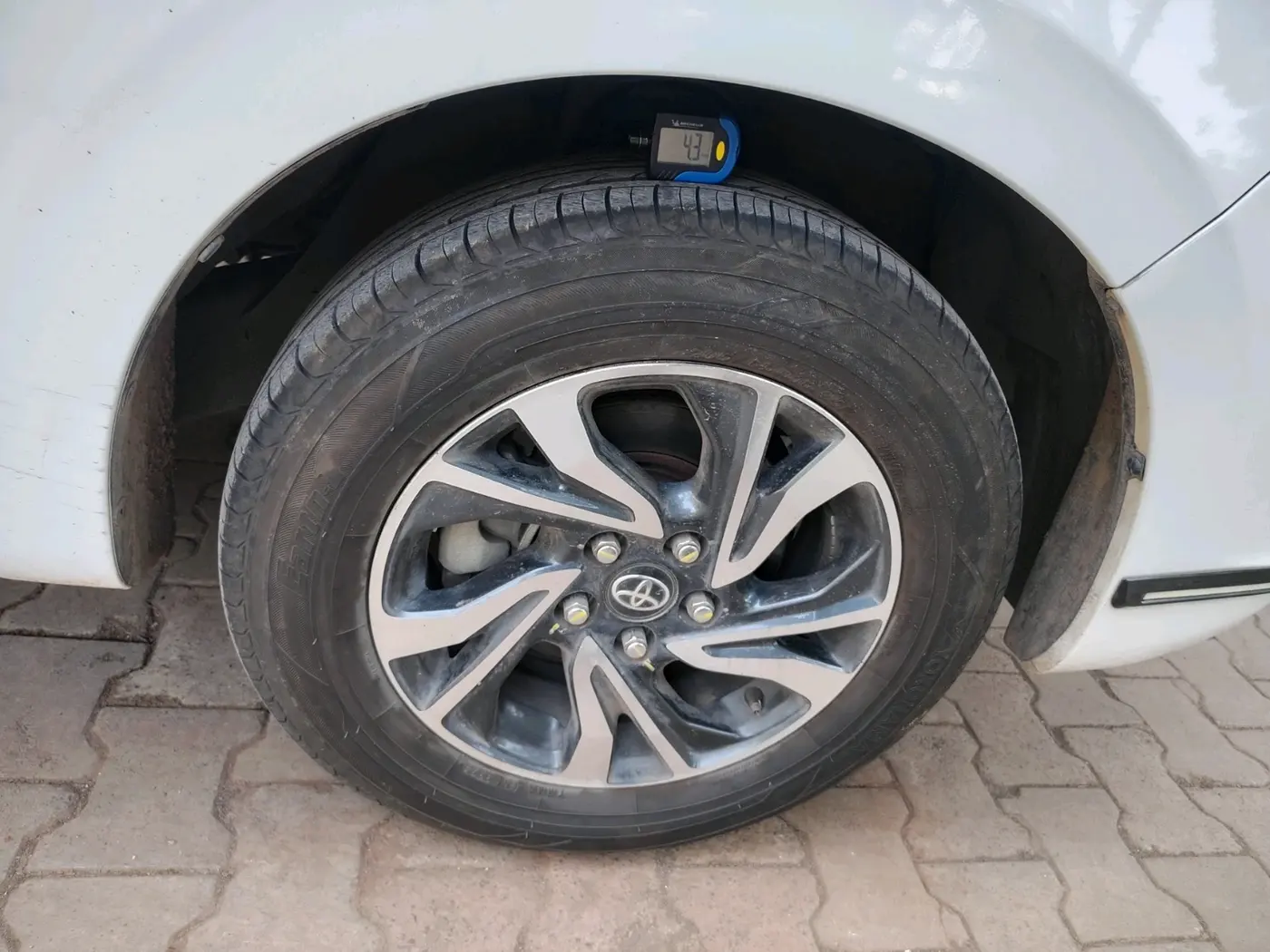 2022 Toyota Innova Crysta 2.7 VX 7 STR, Petrol, Manual, 53,921 km, tyre