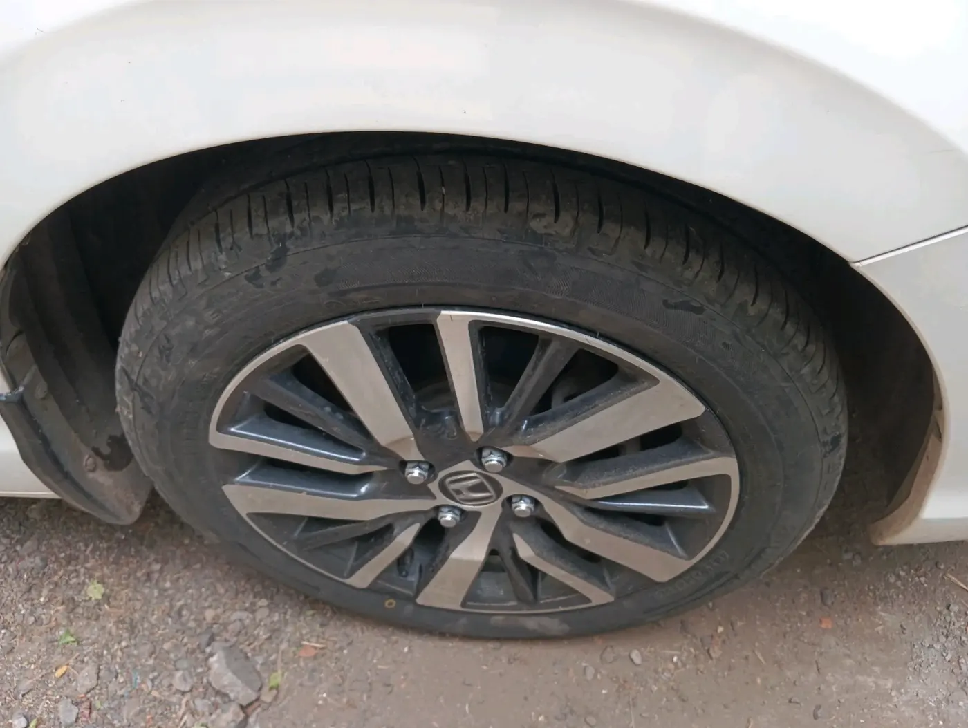 2020 Honda City 1.5L I-VTEC VX CVT, Petrol, Automatic, 96,718 km, tyre