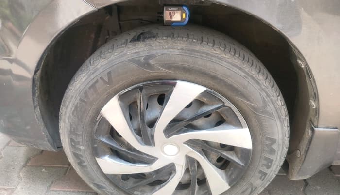 2016 Maruti Ertiga VXI, Petrol, Manual, 48,968 km, tyre